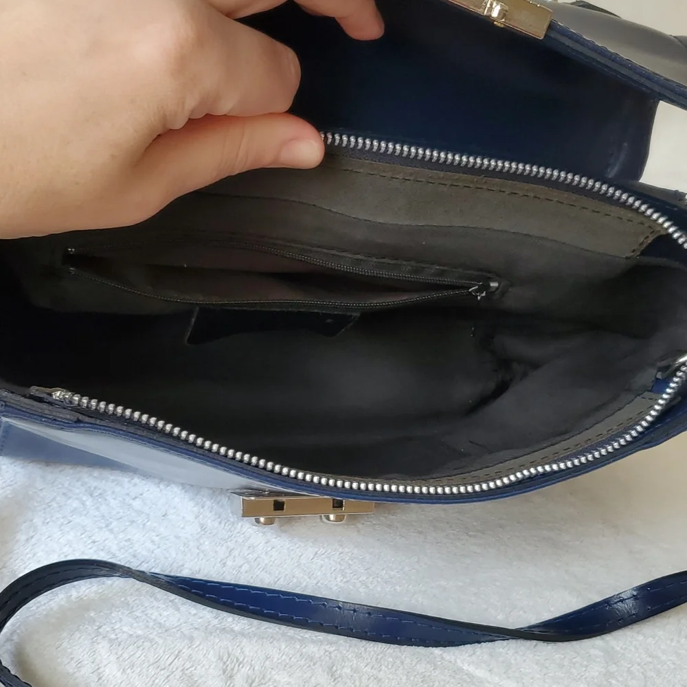 Vera Pelle Blue Crossbody Bag - Picture 10 of 11